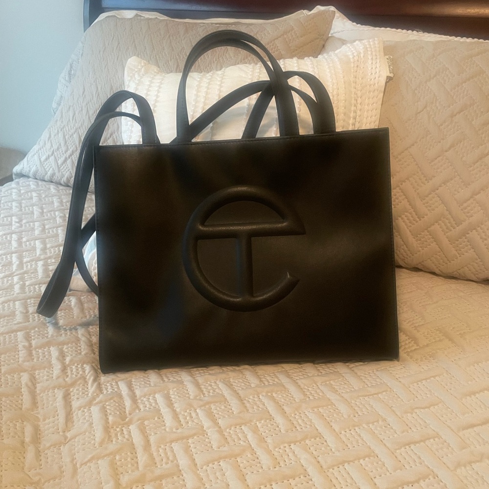 Authentic Telfar Medium Shopping bag black awesome condition gorgeous